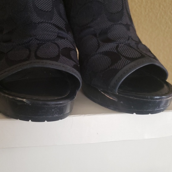 COACH Heels - Picture 5 of 8
